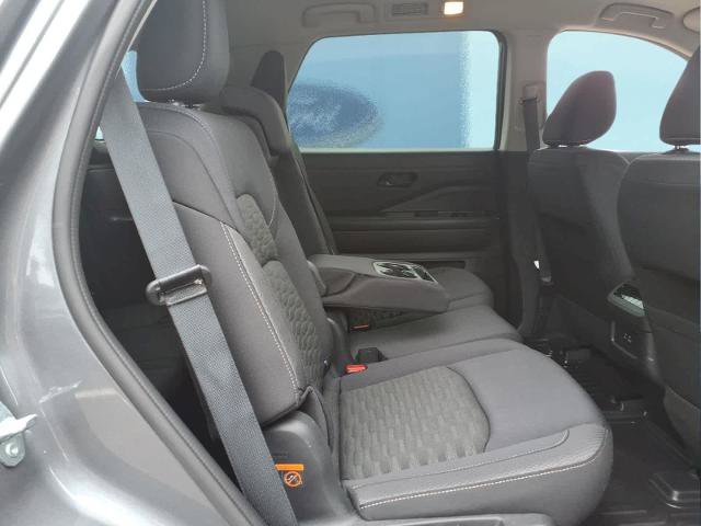 Used 2024 Nissan Pathfinder SV w/ Black Appearance Package AWD/4WD image 12