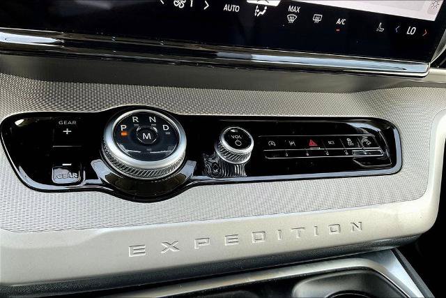 Certified 2025 Ford Expedition Active AWD/4WD image 15