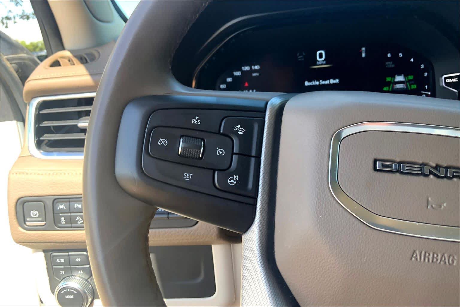 Used 2023 GMC Yukon Denali AWD/4WD image 24
