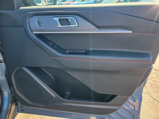 Certified 2025 Ford Explorer ST-Line w/ Premium Package AWD/4WD image 31