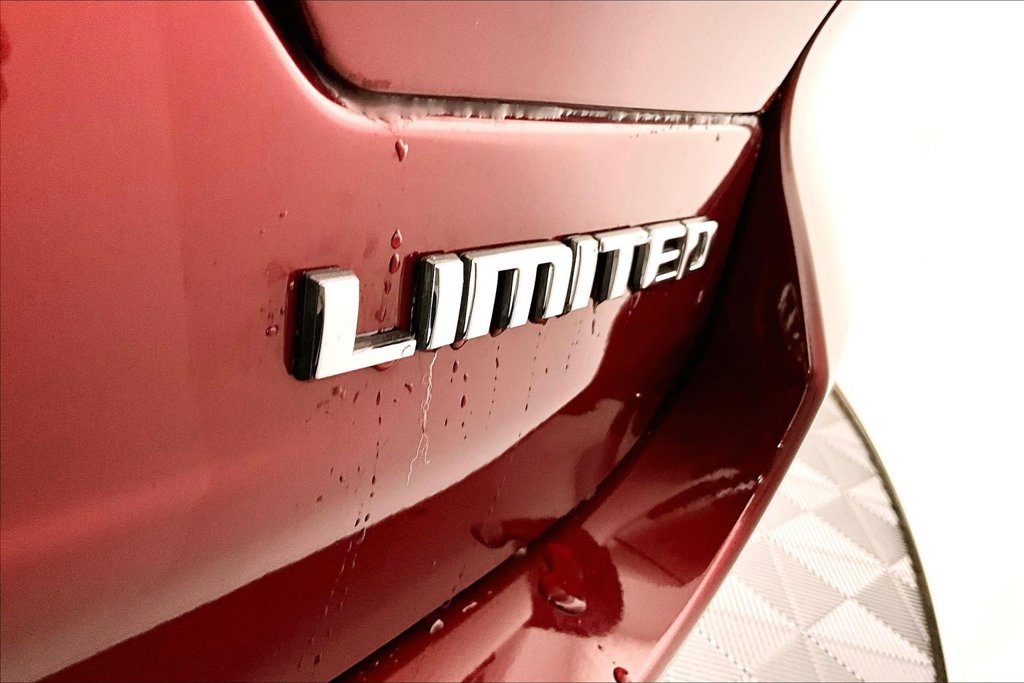 Used 2023 Jeep Grand Cherokee Limited RWD image 14