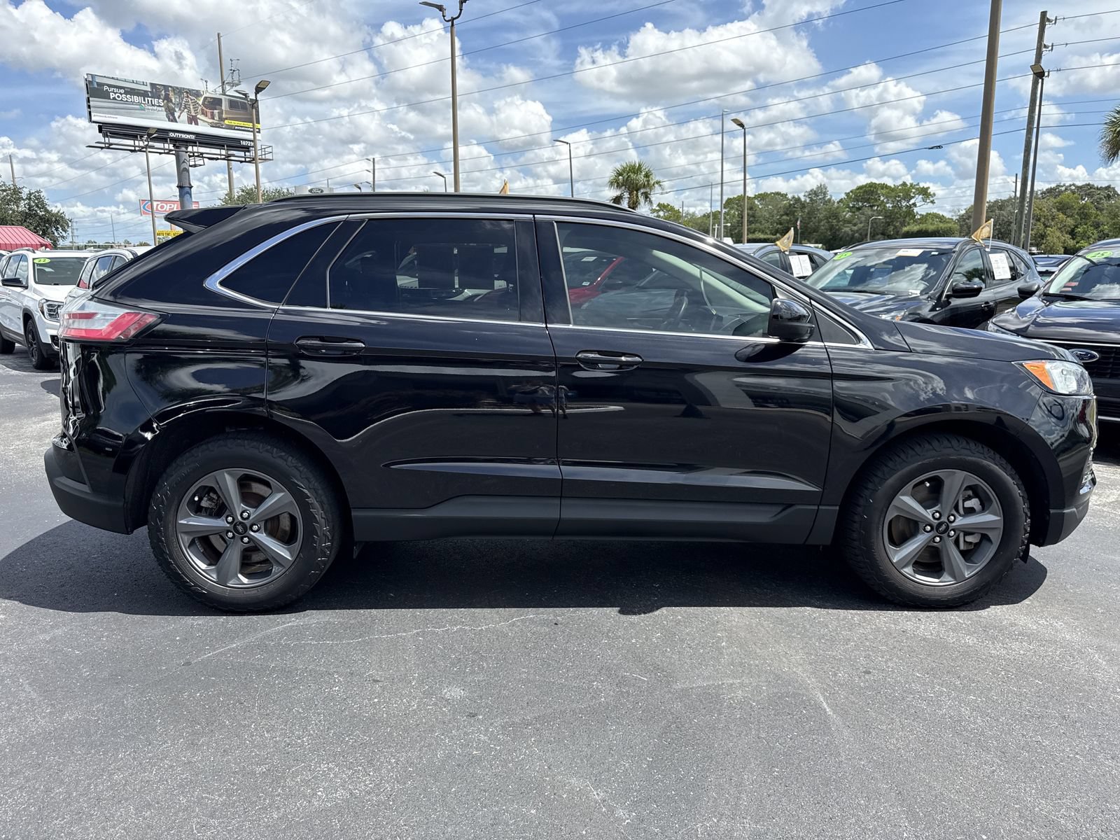 Certified 2022 Ford Edge SEL w/ Sport Appearance Package AWD/4WD image 3
