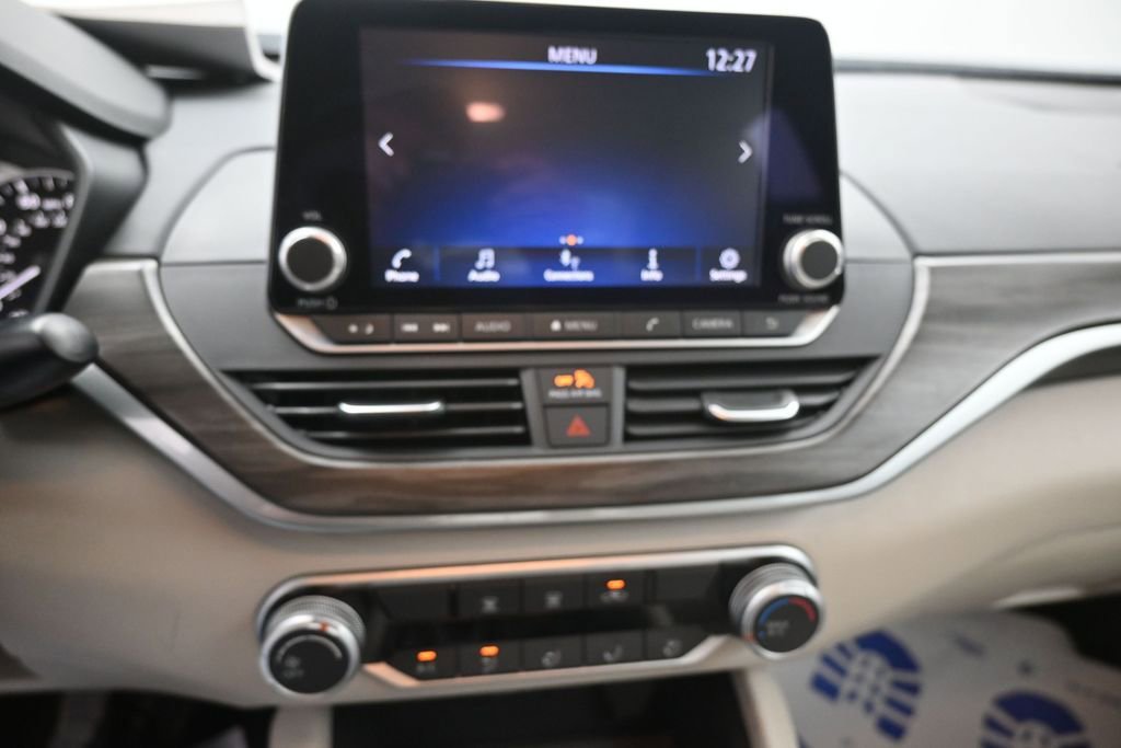 Used 2025 Nissan Altima 2.5 SV FWD image 9