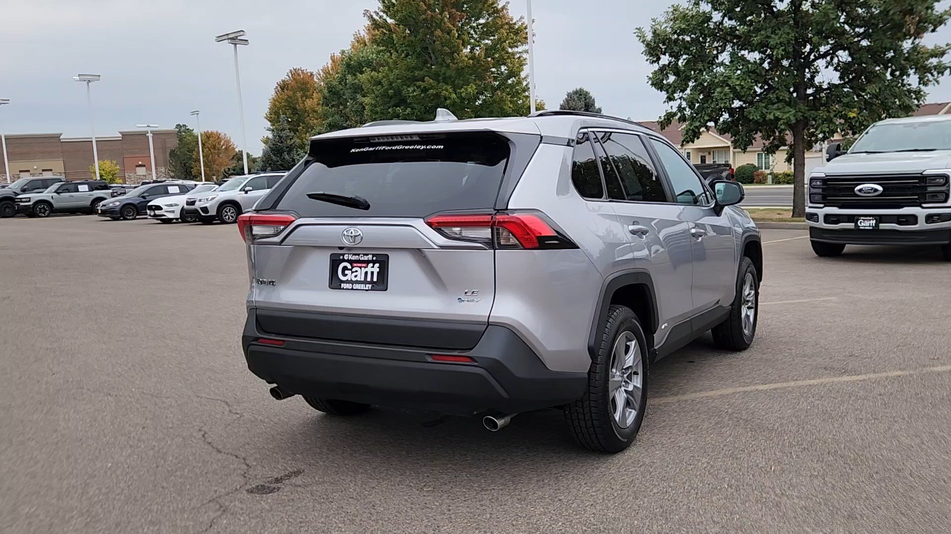 Used 2025 Toyota RAV4 LE AWD/4WD image 15