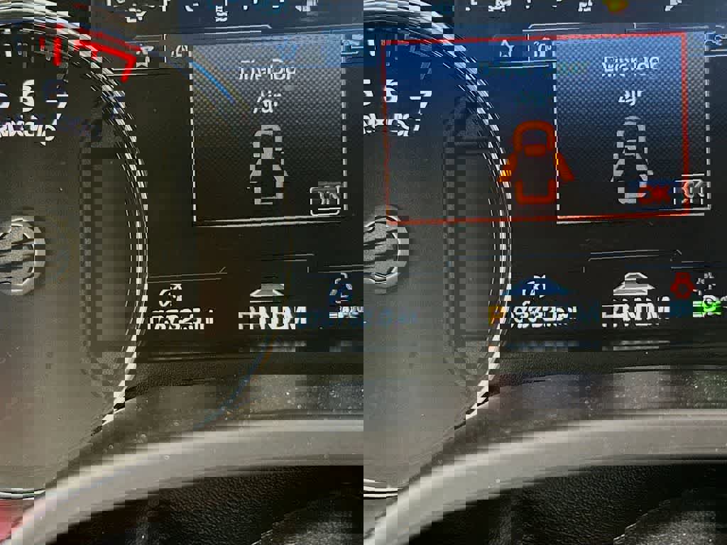 Certified 2019 Ford F150 Platinum w/ Equipment Group 701A Luxury image 23