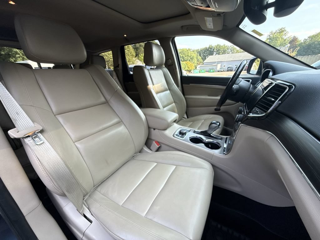 Used 2021 Jeep Grand Cherokee Limited AWD/4WD image 25