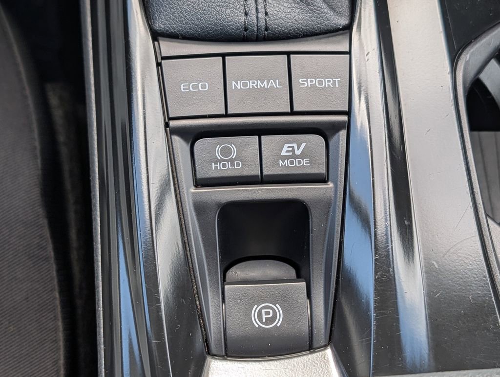 Used 2025 Toyota Camry LE image 24