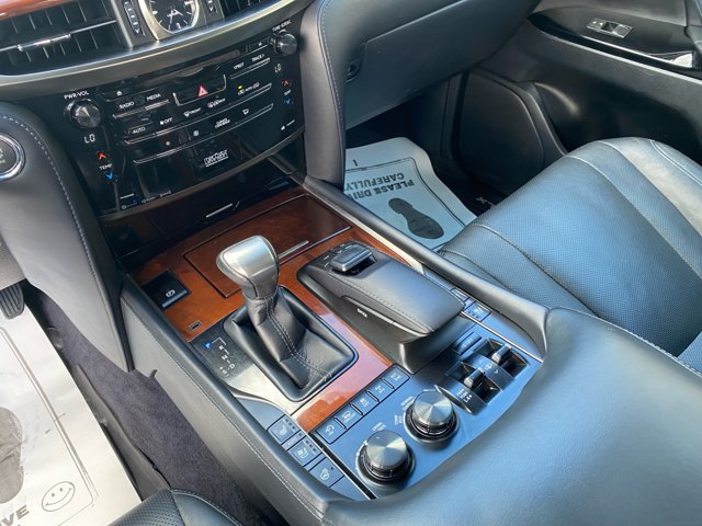 Used 2017 Lexus LX 570 4WD w/ Luxury Package image 12