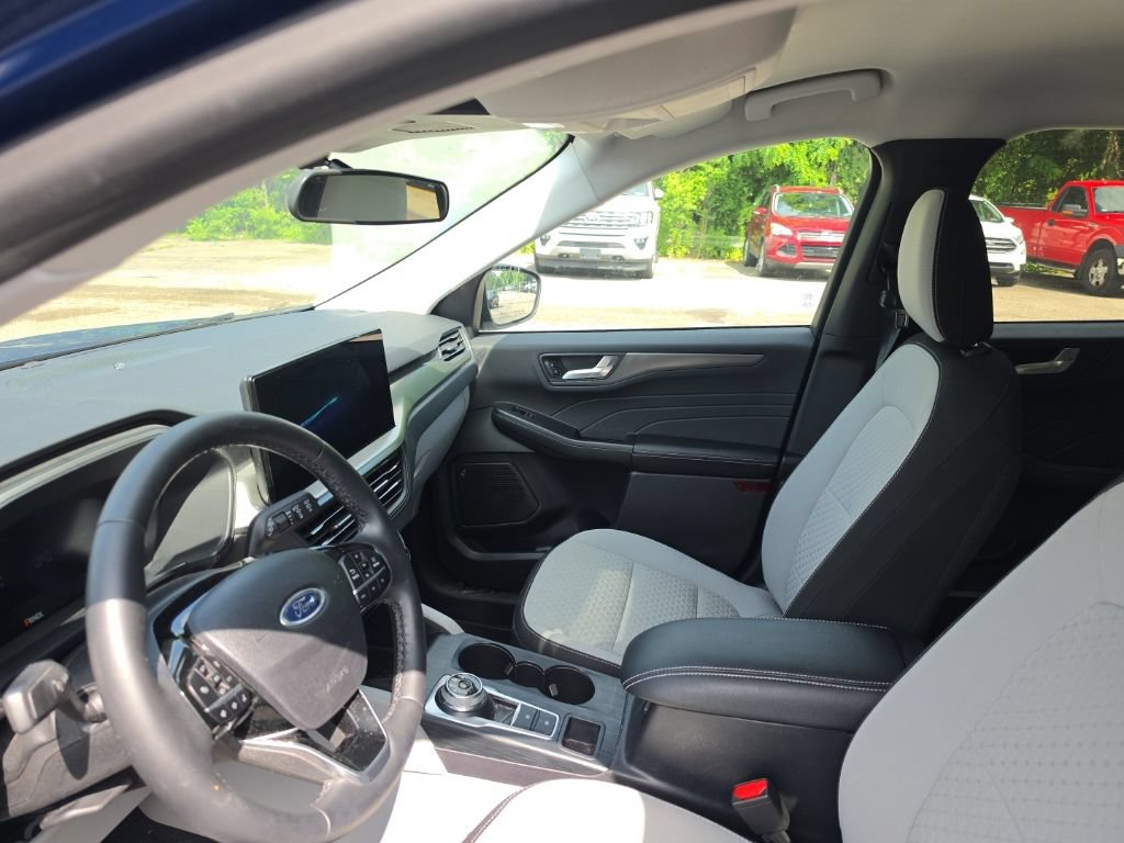 Certified 2023 Ford Escape Active w/ Tech Pack #2 AWD/4WD image 5