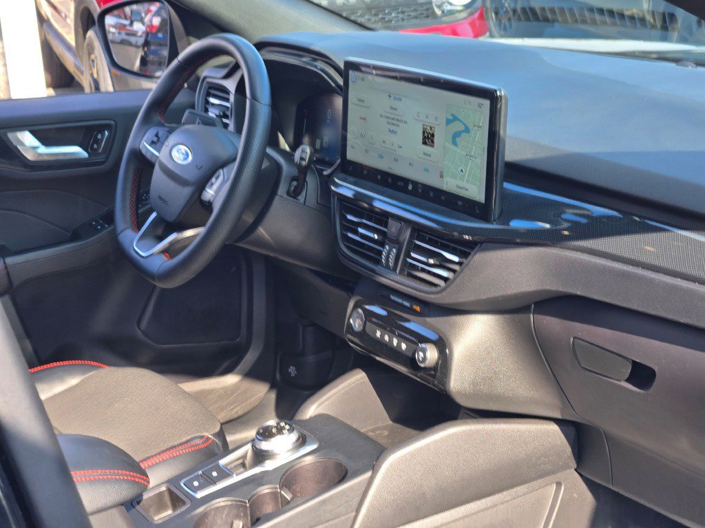 Certified 2023 Ford Escape ST-Line w/ Tech Pack #1 image 6