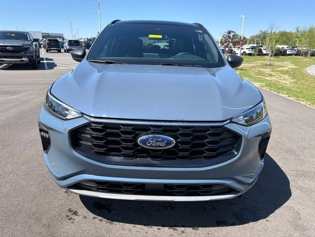 Certified 2024 Ford Escape ST-Line w/ Tech Pack #1 FWD image 3