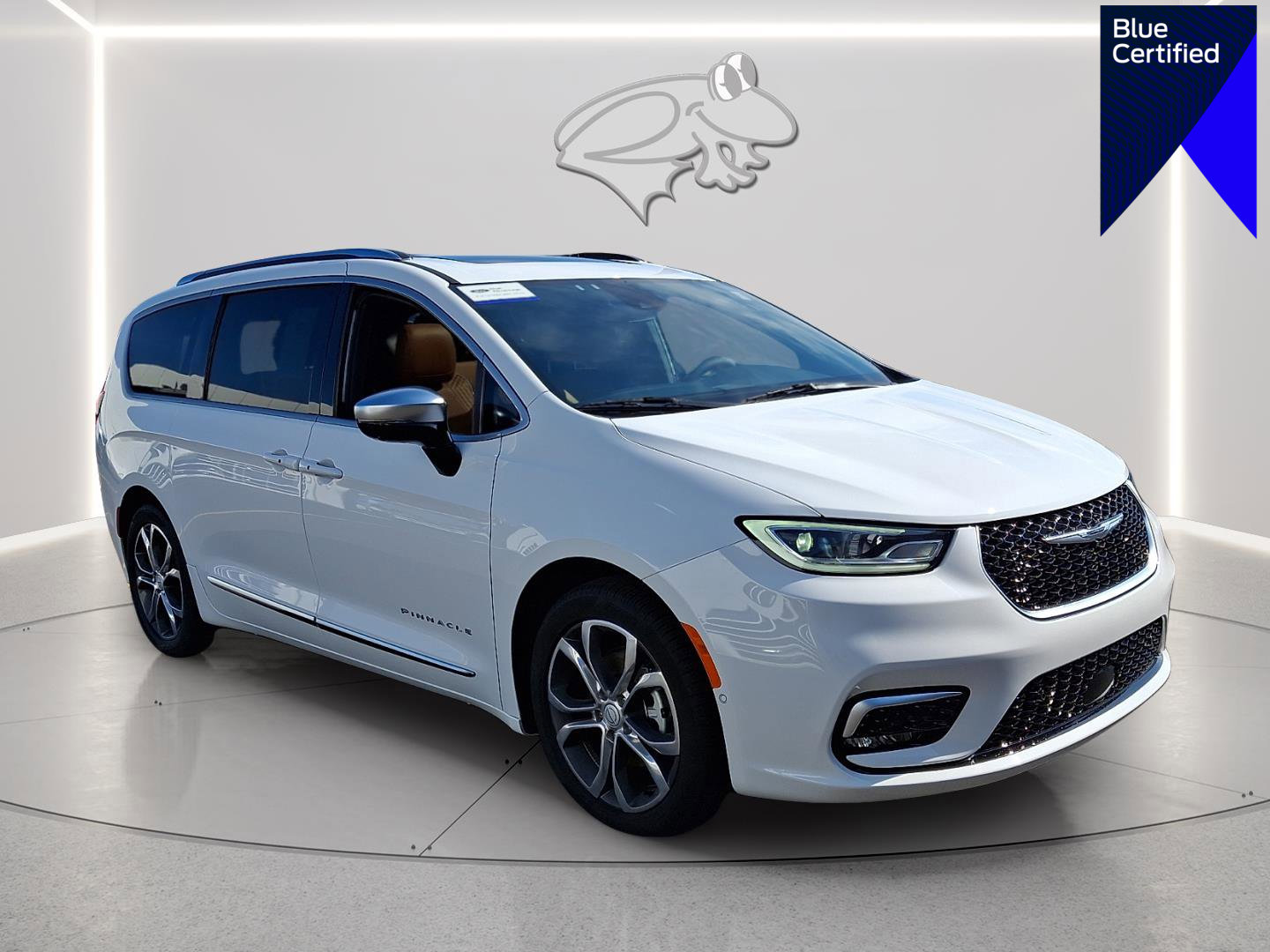 Used 2026 Chrysler Pacifica Pinnacle w/ Trailer Tow Group