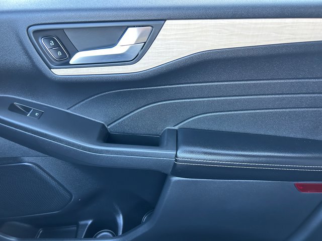 Certified 2022 Ford Escape Titanium w/ Titanium Elite Package image 16