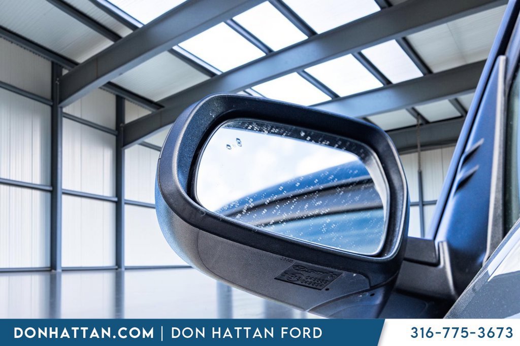Used 2025 Hyundai Venue SEL FWD image 33