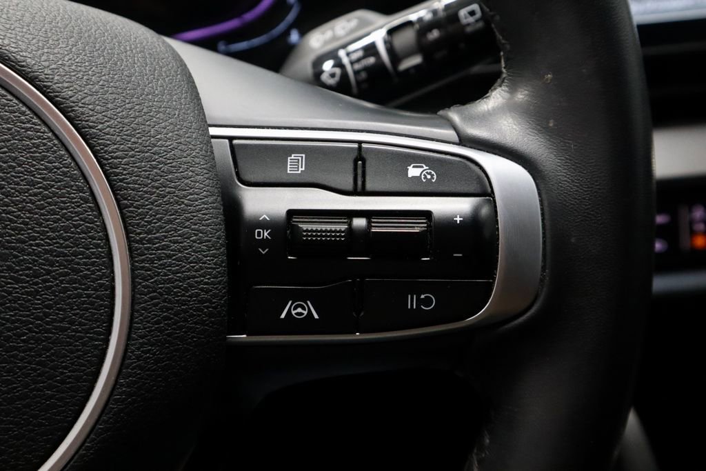 Used 2025 Kia Sportage EX FWD image 30