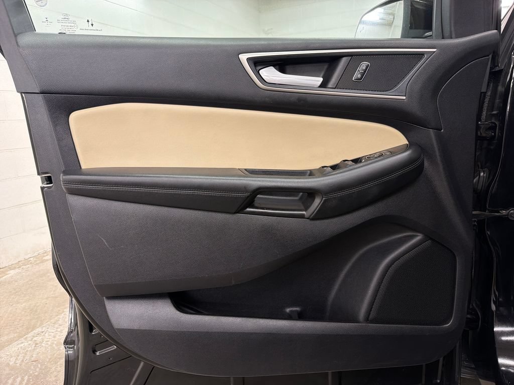 Certified 2021 Ford Edge SEL w/ Convenience Package AWD/4WD image 16