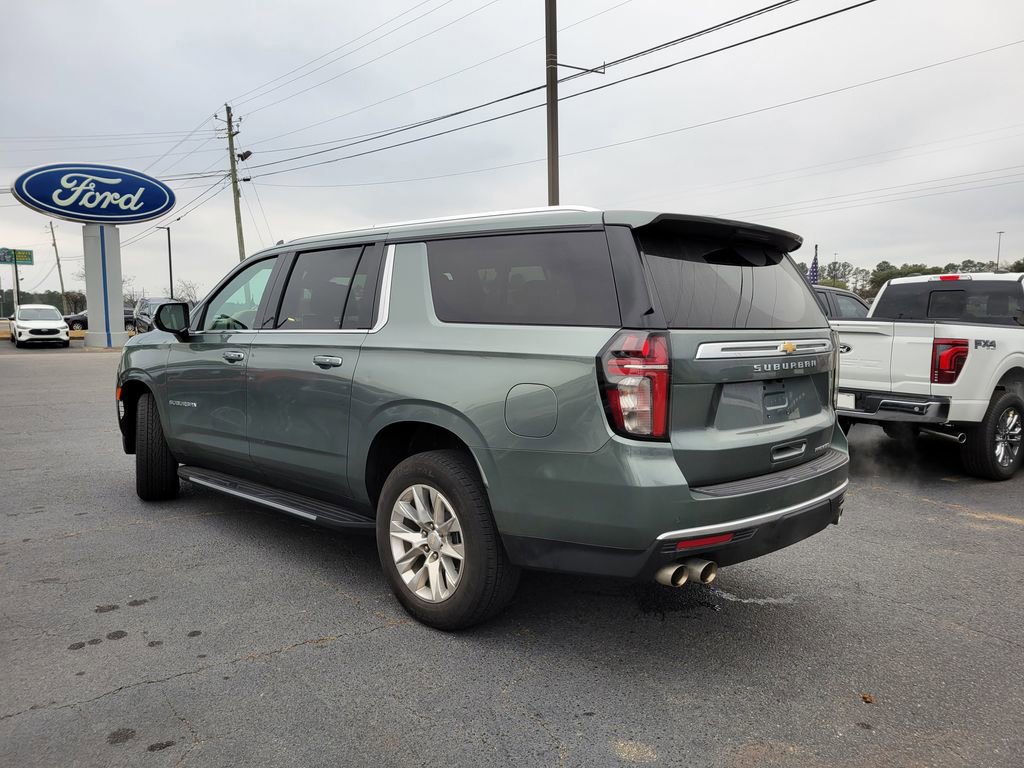 Used 2024 Chevrolet Suburban Premier image 3