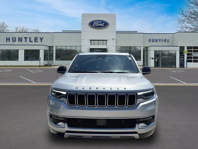 Used 2024 Jeep Wagoneer L Series II w/ Flexible Seating Group AWD/4WD image 3