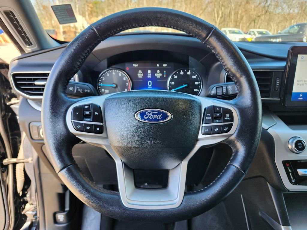 Certified 2022 Ford Explorer XLT w/ Equipment Group 202A AWD/4WD image 30