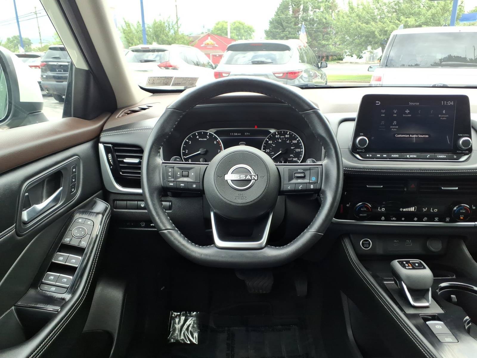 Used 2023 Nissan Rogue SL AWD/4WD image 15