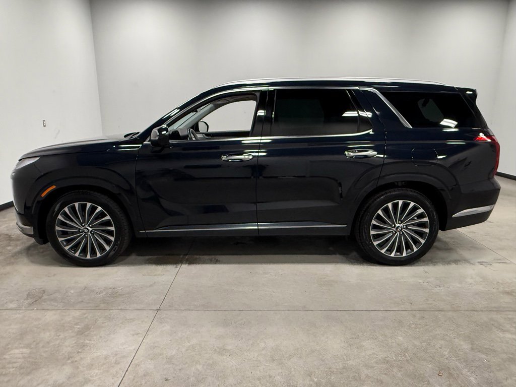 Used 2024 Hyundai Palisade Calligraphy image 4