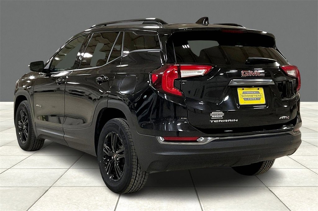 Used 2023 GMC Terrain AT4 image 2
