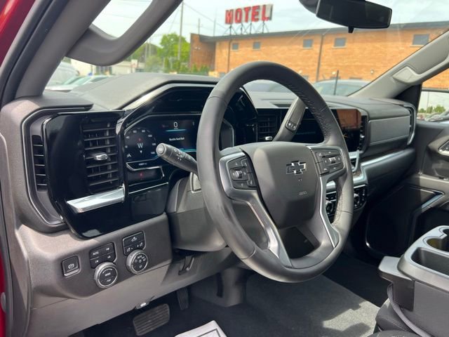 Used 2023 Chevrolet Silverado 1500 RST AWD/4WD image 7