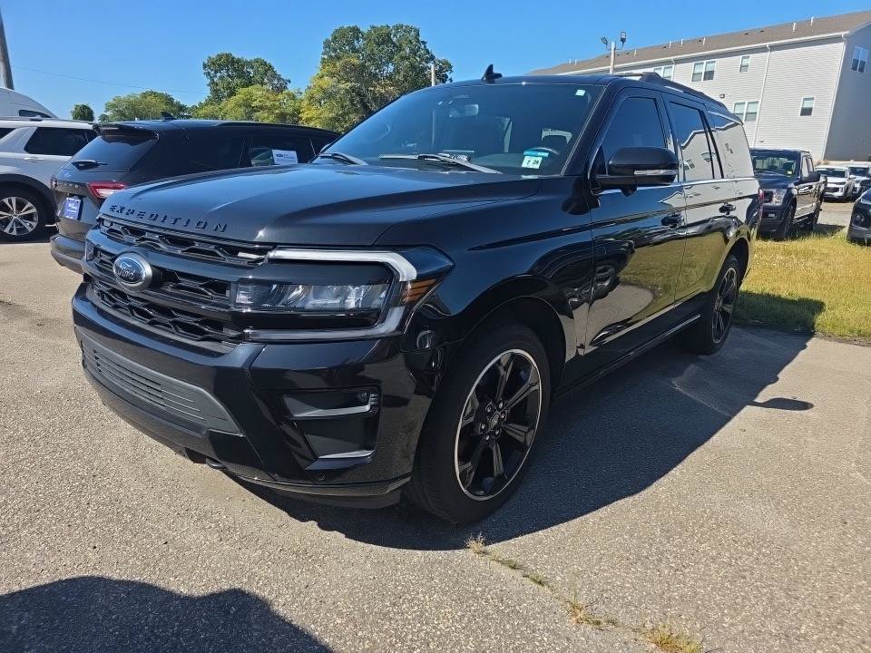 Certified 2023 Ford Expedition Limited AWD/4WD image 2