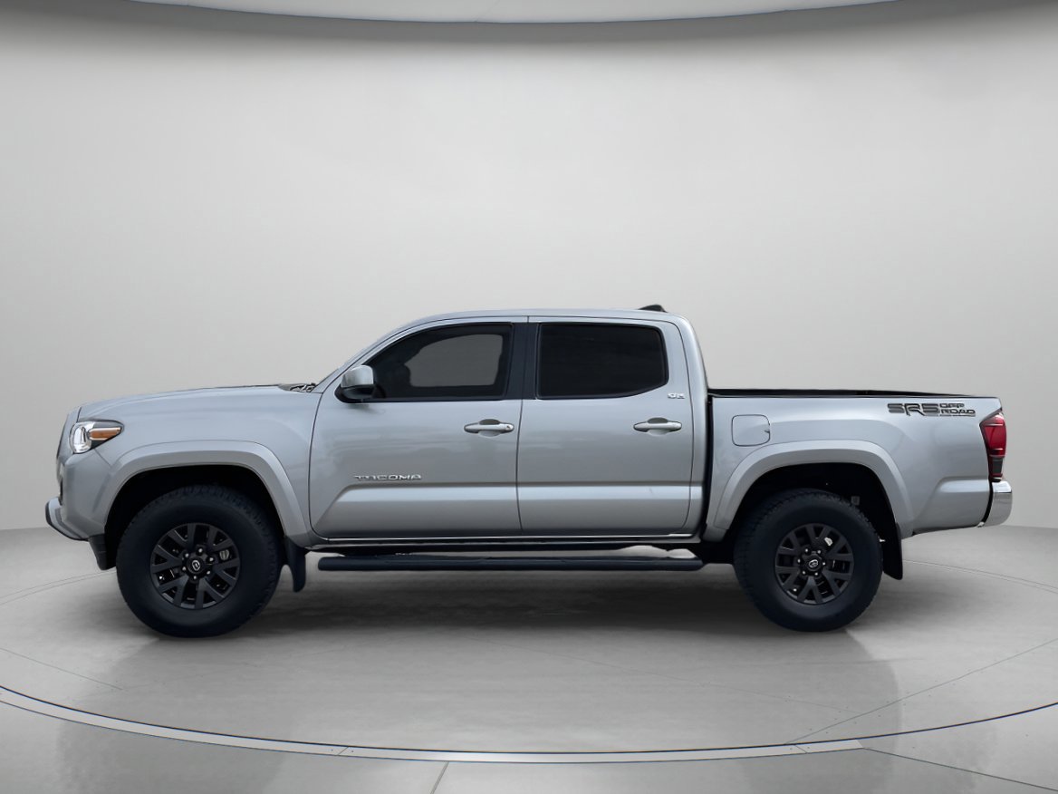 Used 2023 Toyota Tacoma SR5 RWD image 2