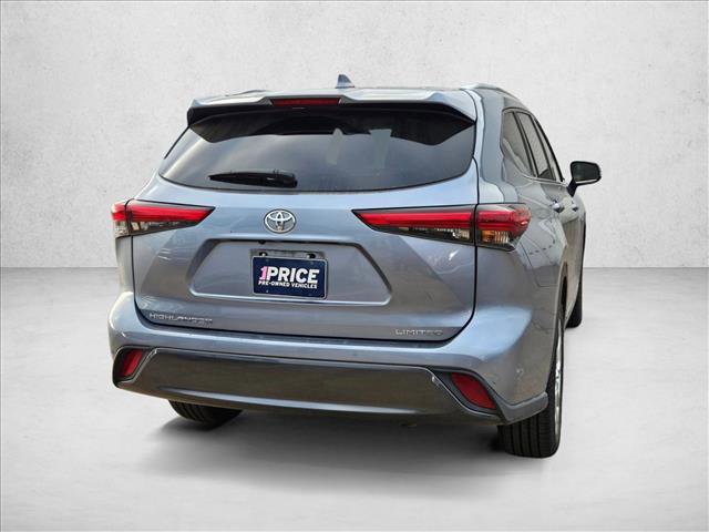 Used 2021 Toyota Highlander Limited image 3