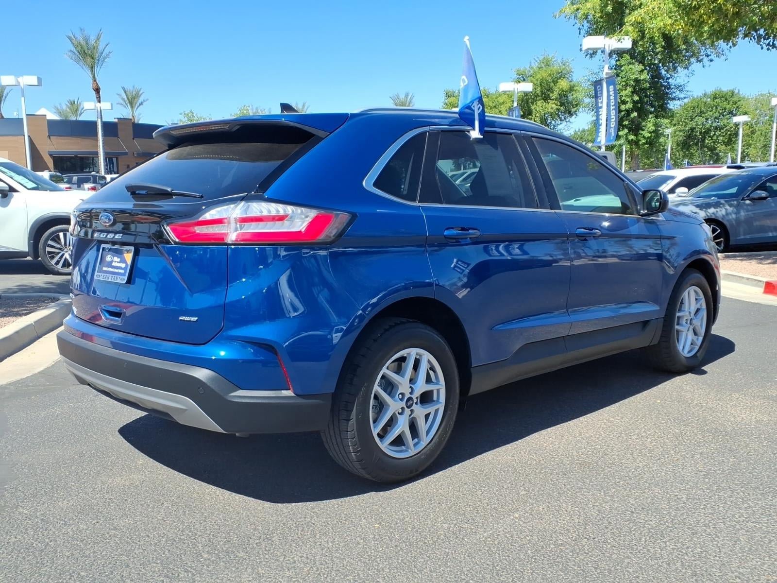 Certified 2022 Ford Edge SEL w/ Convenience Package AWD/4WD image 4