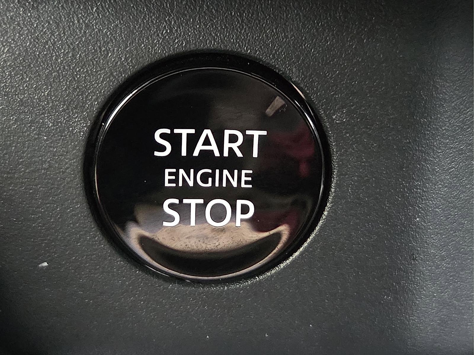 Used 2025 Nissan Rogue SL image 18