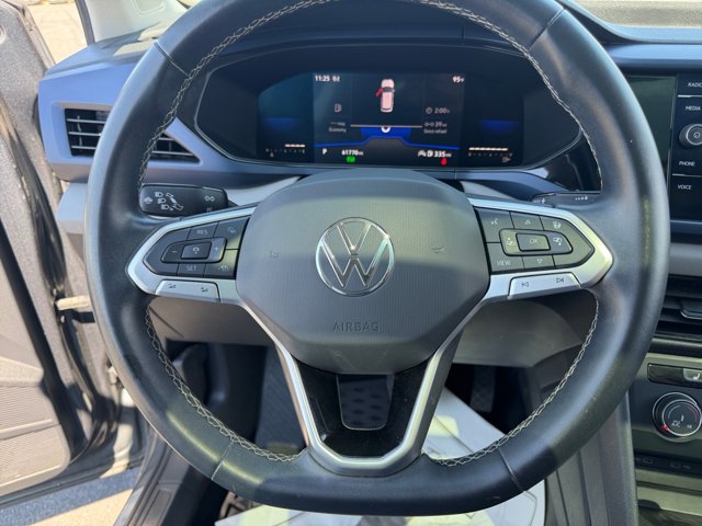 Used 2022 Volkswagen Taos SE w/ Panoramic Sunroof Package AWD/4WD image 9