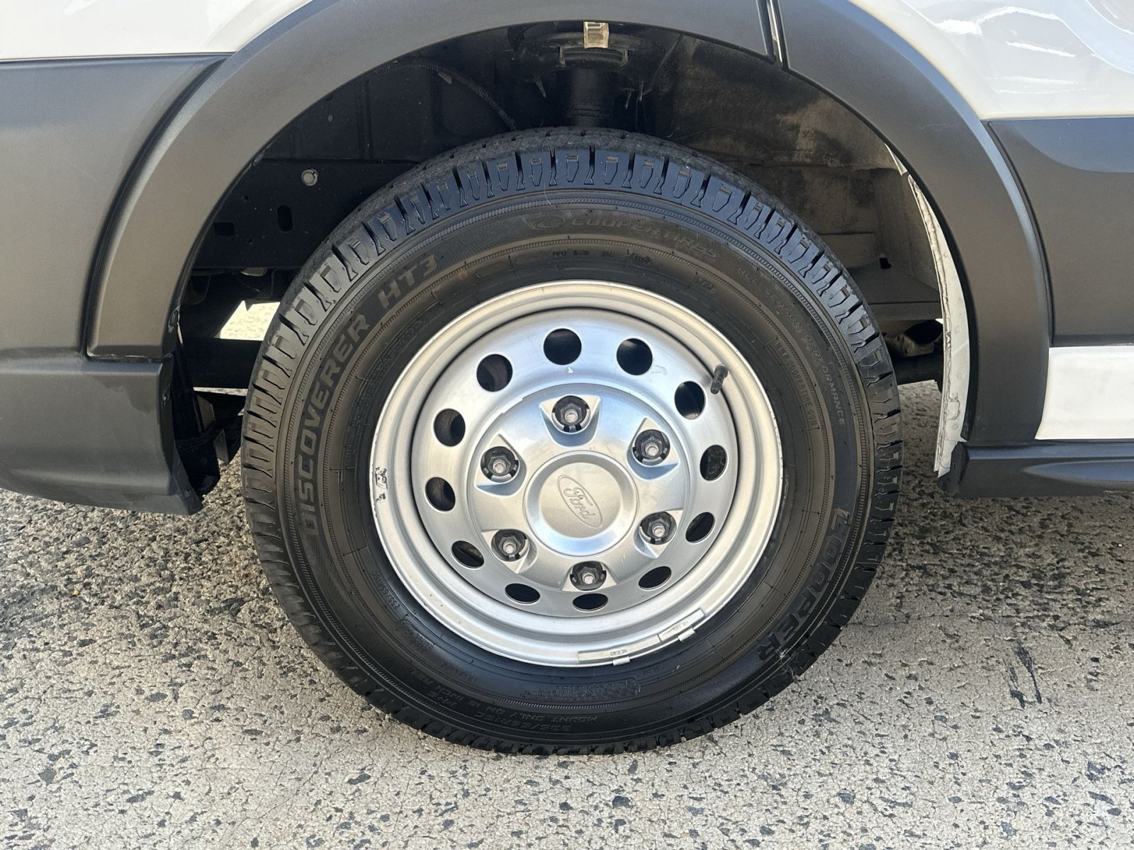 Certified 2023 Ford Transit 250 Medium Roof AWD image 20