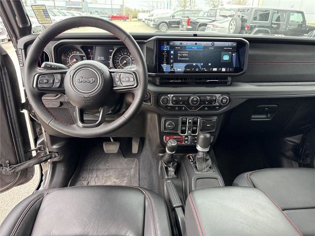 Used 2024 Jeep Gladiator Rubicon w/ Technology Group AWD/4WD image 6