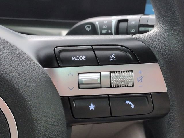 Used 2025 Hyundai Tucson SE AWD/4WD image 24