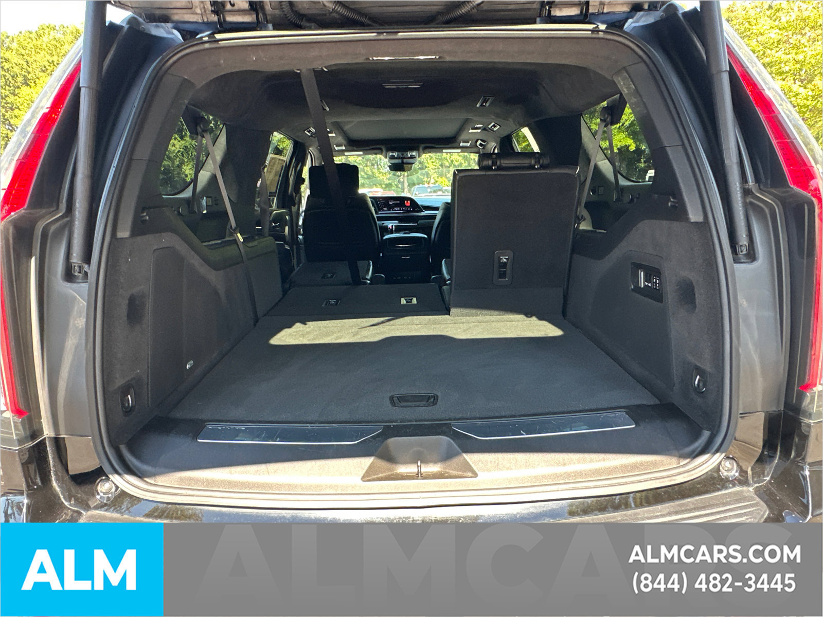Used 2023 Cadillac Escalade ESV Sport Platinum AWD/4WD image 21