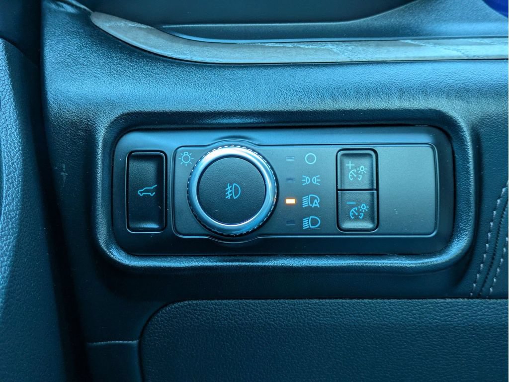 Certified 2023 Ford Explorer Platinum w/ Technology Package AWD/4WD image 23