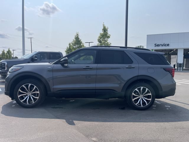 Certified 2026 Ford Explorer ST-Line AWD/4WD image 2