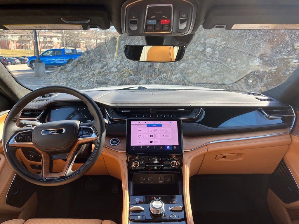 Used 2025 Jeep Grand Cherokee L Summit image 15