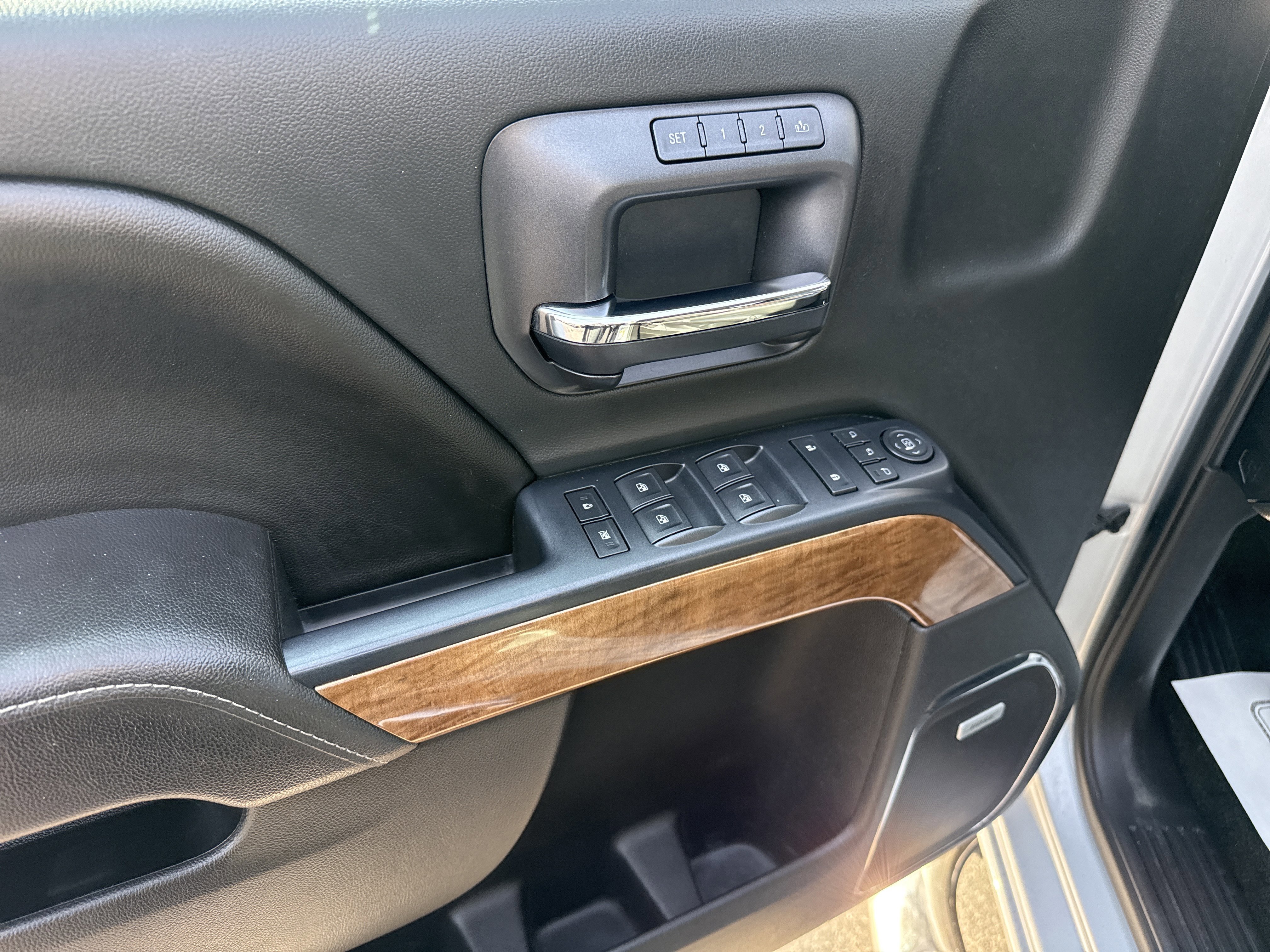 Used 2017 Chevrolet Silverado 1500 LTZ w/ Sport Package image 13