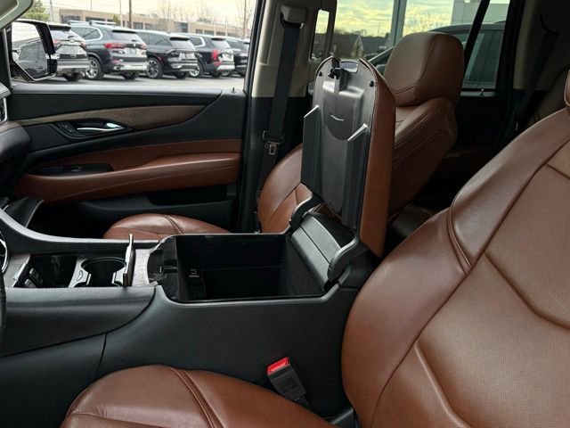 Used 2019 Cadillac Escalade Premium Luxury image 44