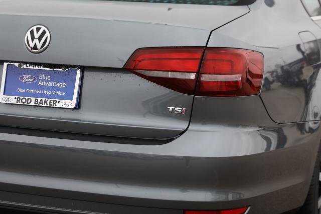 Used 2017 Volkswagen Jetta SE image 12