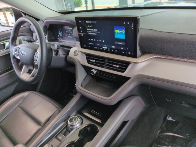 Certified 2025 Ford Explorer Active w/ Active Comfort Package AWD/4WD image 34