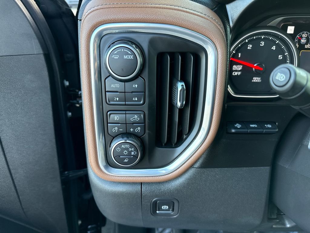 Used 2021 Chevrolet Silverado 1500 High Country w/ Technology Package image 14