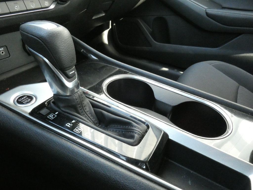 Used 2024 Nissan Altima 2.5 SV FWD image 17