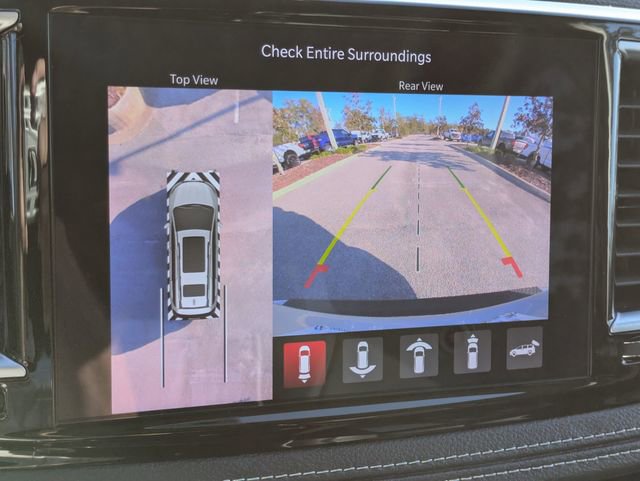 Used 2024 Chrysler Pacifica Limited image 20