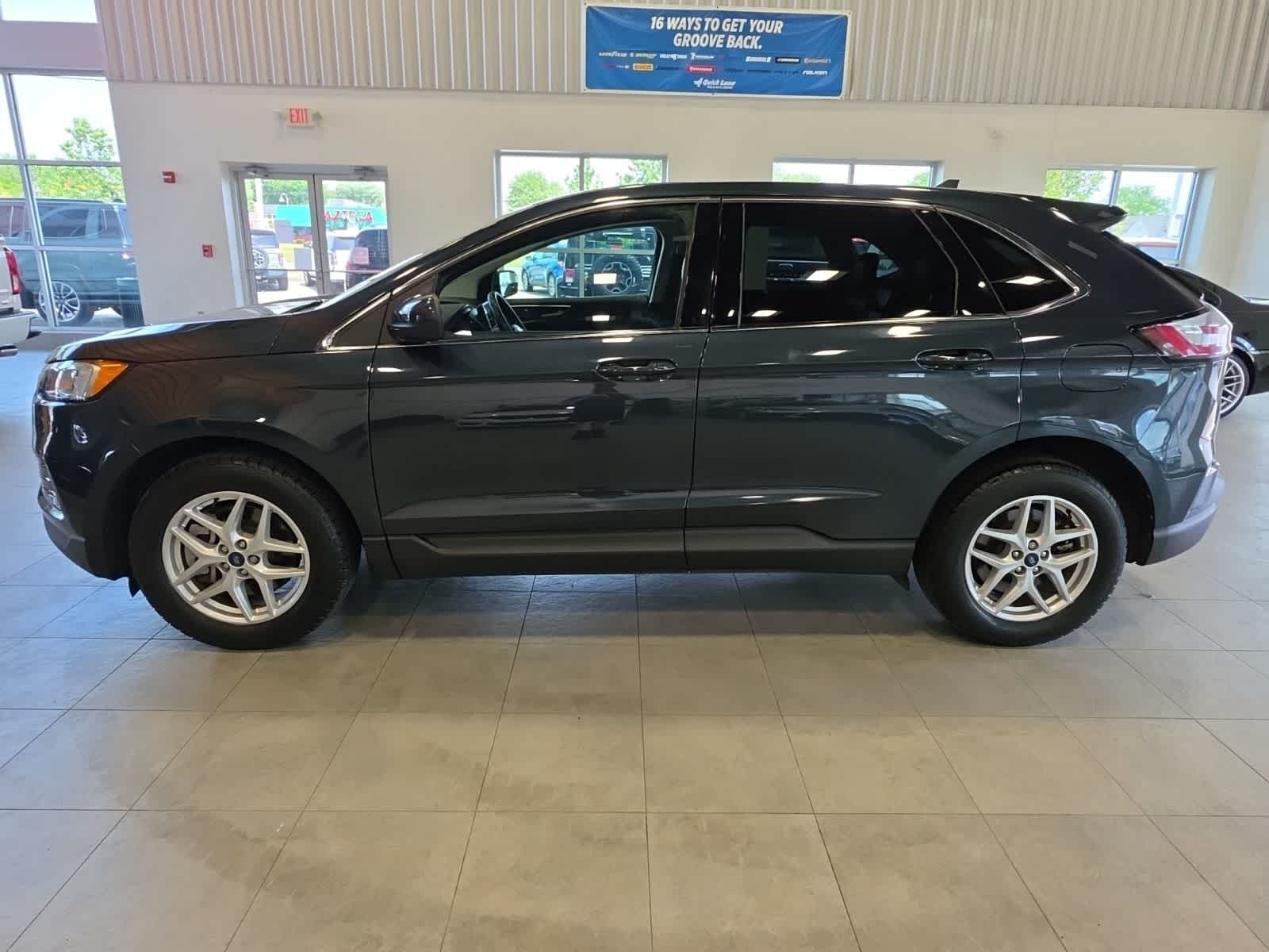 Certified 2022 Ford Edge SEL w/ Convenience Package AWD/4WD image 12