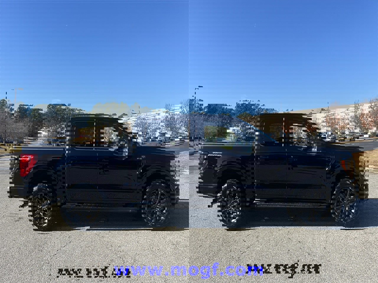 Certified 2022 Ford F150 XLT w/ Equipment Group 302A High image 31