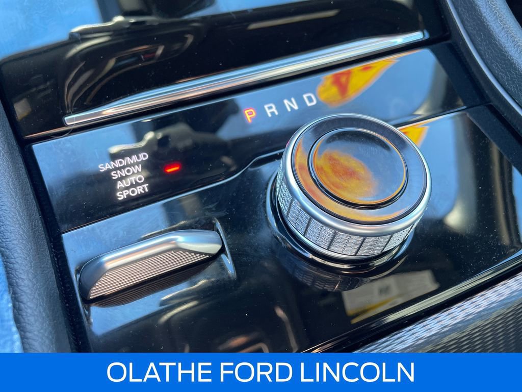 Used 2024 Jeep Grand Cherokee Limited w/ Luxury Tech Group II image 13